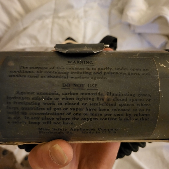Vintage 1940s WWII USN U GAS MASK MARK IV - Picture 6 of 8